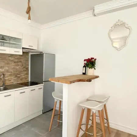 Apartment Parisien 4 Personnes Saint-Ouen (Seine-Saint-Denis)