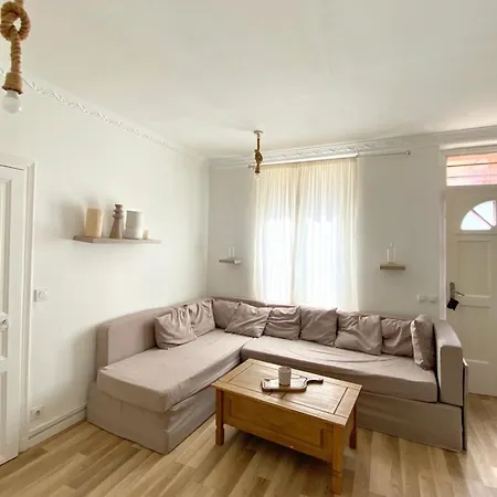 Apartment Parisien 4 Personnes *